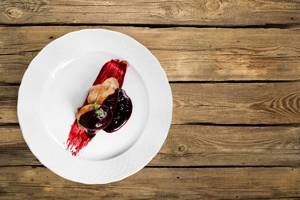 Piece of chocolate cake — Stock Photo, Image