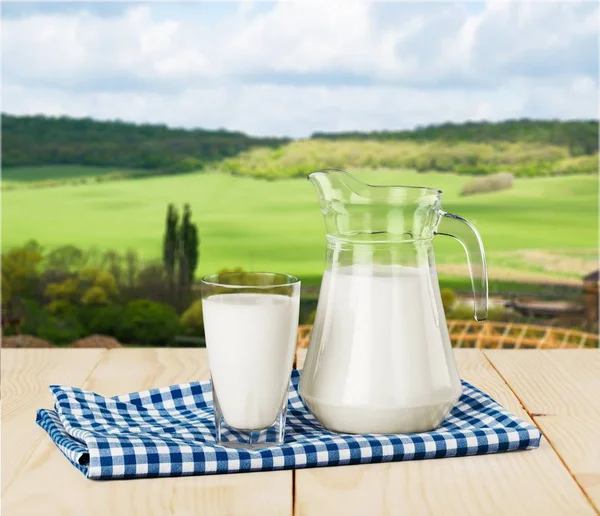 A tej és a korsó üveg — Stock Fotó