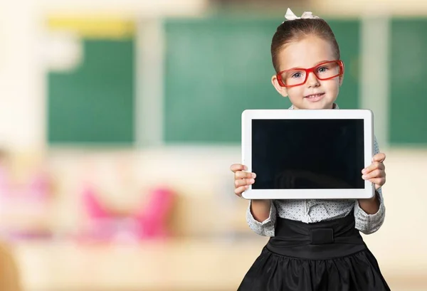 Kislány, digitális tabletta — Stock Fotó