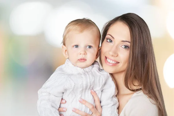 Frau mit kleinem Jungen — Stockfoto