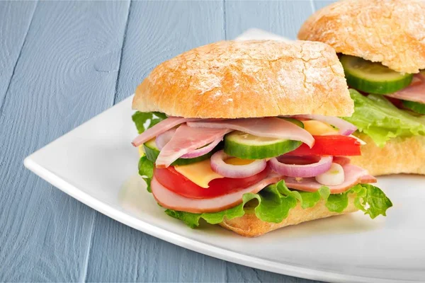 Φρέσκα νόστιμα σάντουιτς — Φωτογραφία Αρχείου
