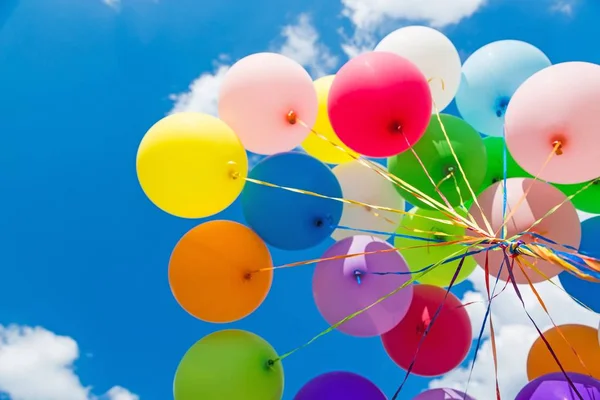 Bos van kleurrijke ballonnen — Stockfoto