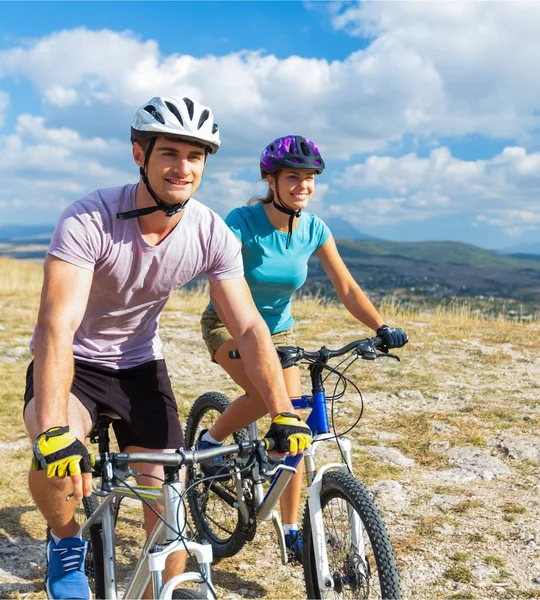  mutlu çift binicilik bisiklet açık havada