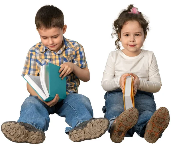 Chłopiec i dziewczynka z książkami — Zdjęcie stockowe
