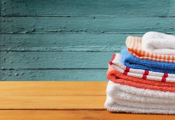 堆的热轧毛巾 — 图库照片