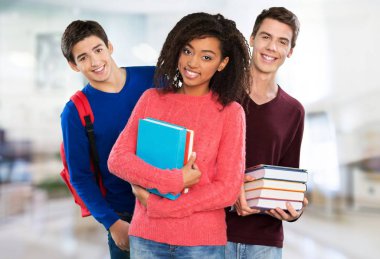 Kitaplar ile öğrenci grubu