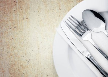 Çatal, kaşık ve bıçak.