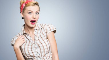 pin-up makyaj kadınla 