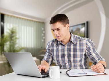 adam tanımlık laptop