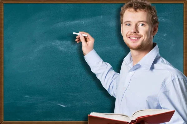 Junger männlicher Lehrer — Stockfoto