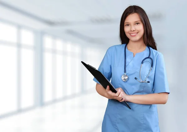 Medico femminile con appunti — Foto Stock