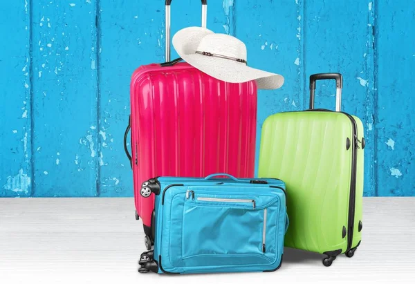 Renkli bavul yığını — Stok fotoğraf