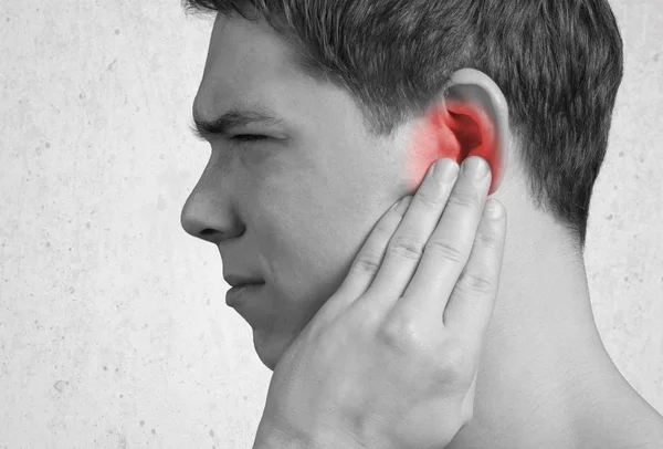 Fiatal ember, fül fájdalom — Stock Fotó