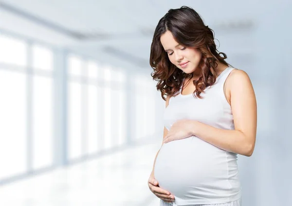 Mujer embarazada hermosa — Foto de Stock