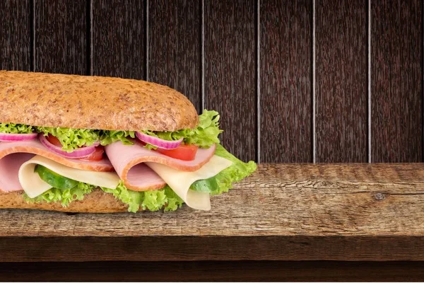 Sandwich met groenten en vlees — Stockfoto