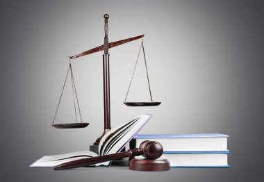 Adalet ölçekler ve tahta tokmak