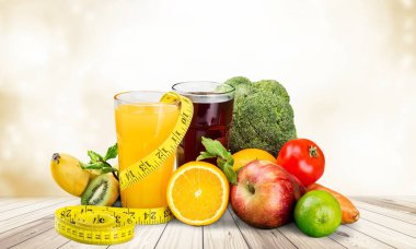 taze meyve suyu ve meyve sebze ile