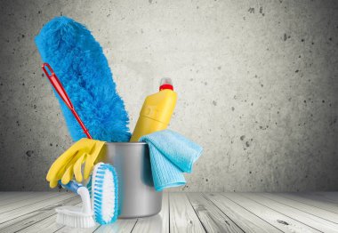 plastik şişe, eldiven ve kova Temizleme 