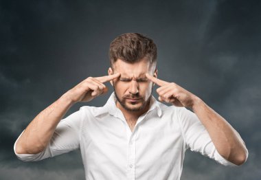 adam derin düşünme