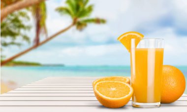 lezzetli portakal suyu bir bardak 