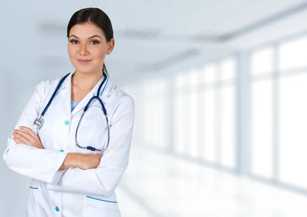 Kvinnlig läkare med stetoskop — Stockfoto