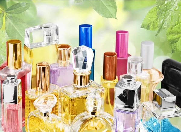 Frascos aromáticos de perfume —  Fotos de Stock