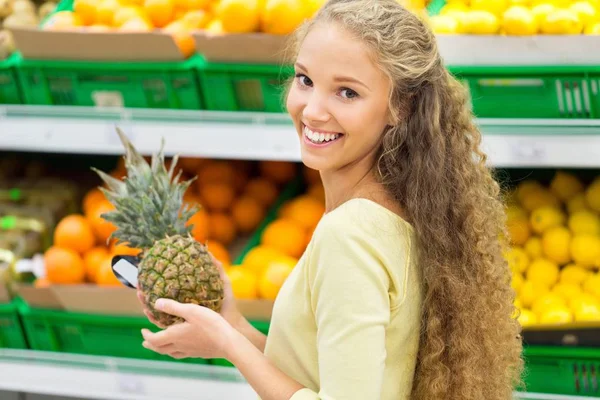 Cute woman on grocery — Stock Photo, Image