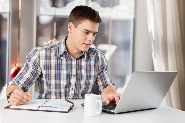 Estudante com laptop — Fotografia de Stock