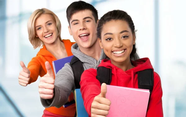 Kitaplar ile öğrenci grubu