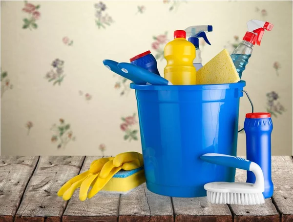 plastik şişeler, eldiven ve kova Temizleme 