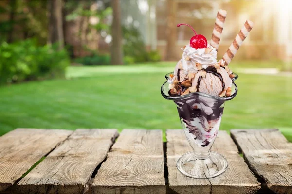 Chocolade-ijs in glas — Stockfoto