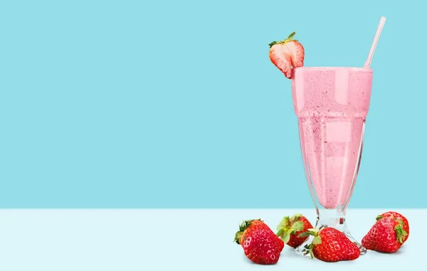 Erdbeer-Coctail im Glas — Stockfoto