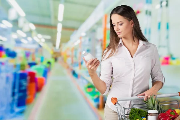 Young woman shopping — Stock Photo, Image