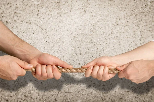 insanlar halat çekme