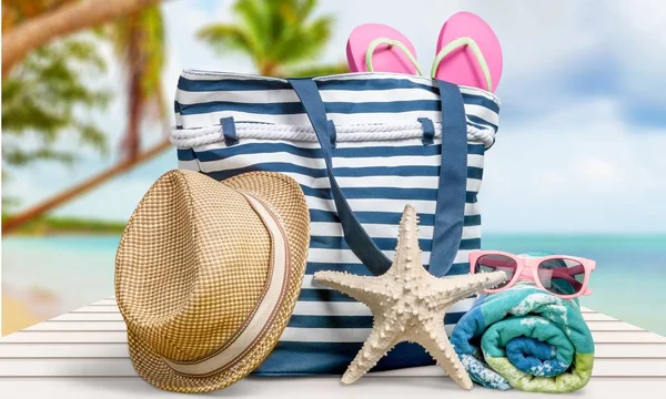 Παραλία τσάντα με ένα καπέλο — Φωτογραφία Αρχείου