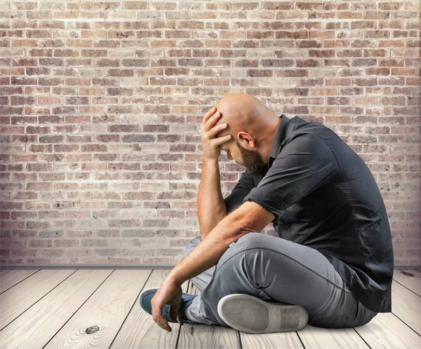 Stressad Skallig Man Handen Huvudet Bakgrund — Stockfoto