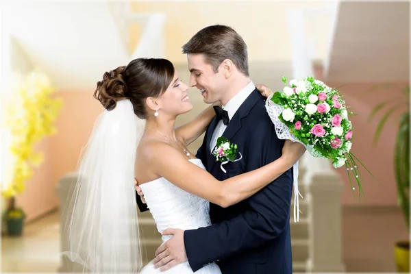 Joven pareja de boda — Foto de Stock