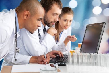 Doktorlar takım uzmanlık konuşuyor