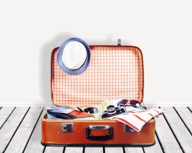 seyahat nesnelerle Retro çanta