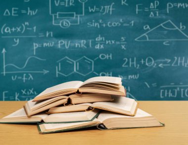 Renkli kitap toplama 