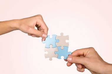 Bulmaca parçalar katılmadan eller