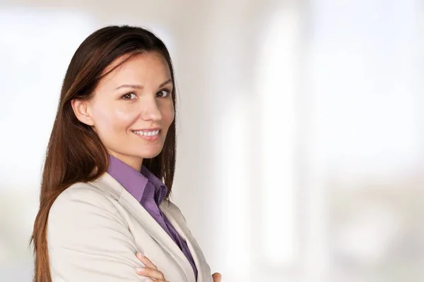 Portrait d'une jeune femme d'affaires — Photo