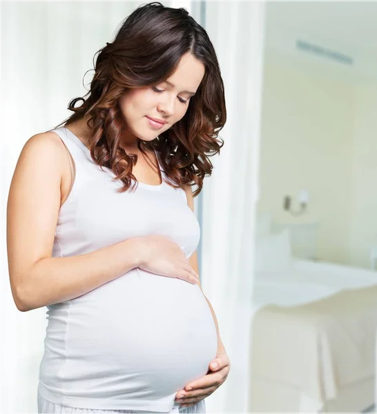 Mooie zwangere vrouw — Stockfoto