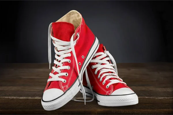 时髦的红色鞋子 — 图库照片