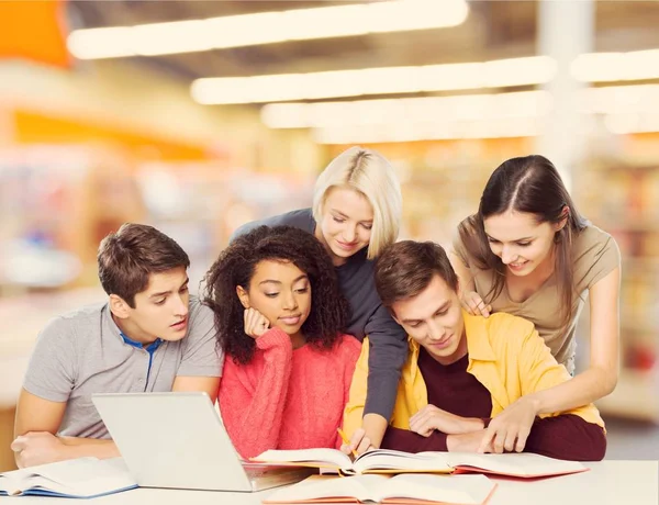 Young students studying — Stock Photo, Image