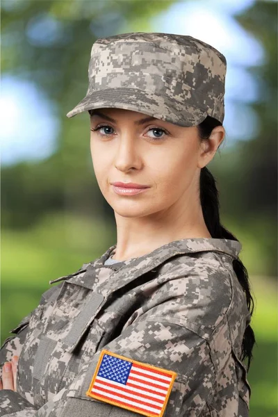 Kvinnelig soldat. – stockfoto