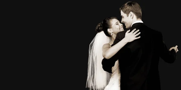 Bride and groom dancing — Stock Photo, Image