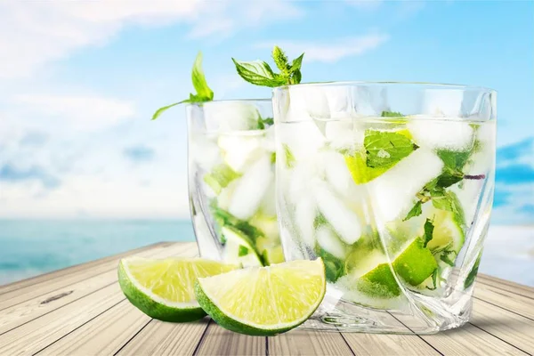 Fresh Mojito cocktails — Stock Photo, Image