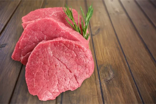Rauw vlees segmenten — Stockfoto