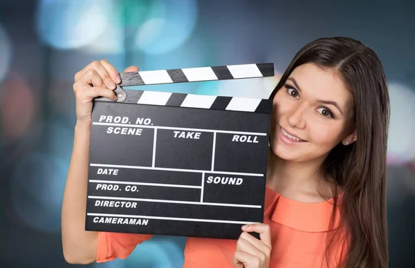 Giovane donna con applauso cinematografico — Foto Stock